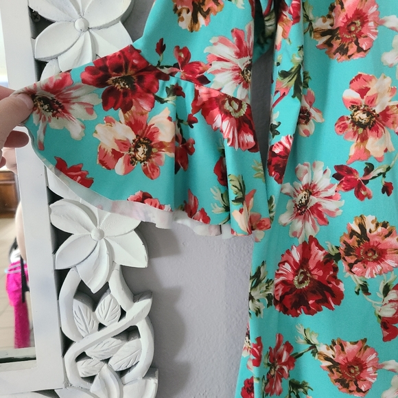 Floral mint top - Picture 2 of 4